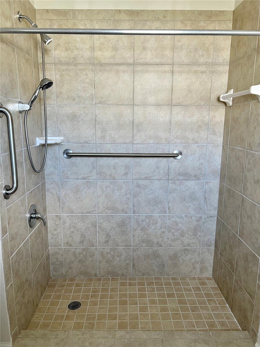 SPANISH GATES - Residential