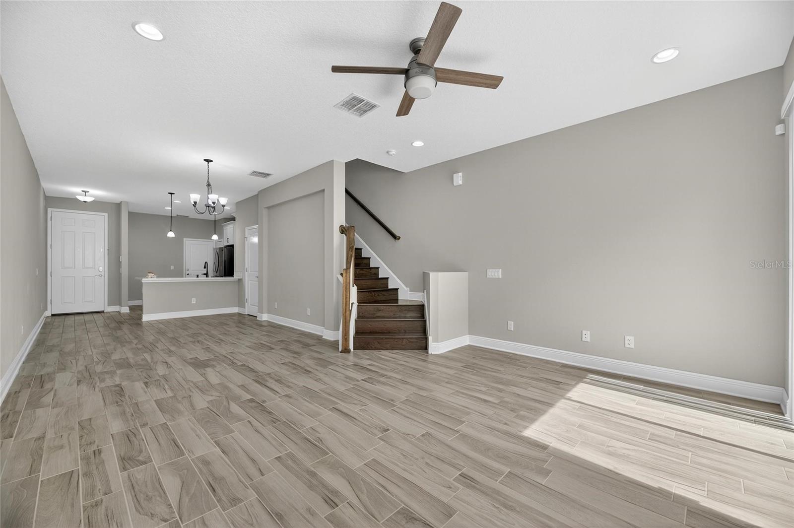 TOWNS AT BELLEAIR GROVE - Residential