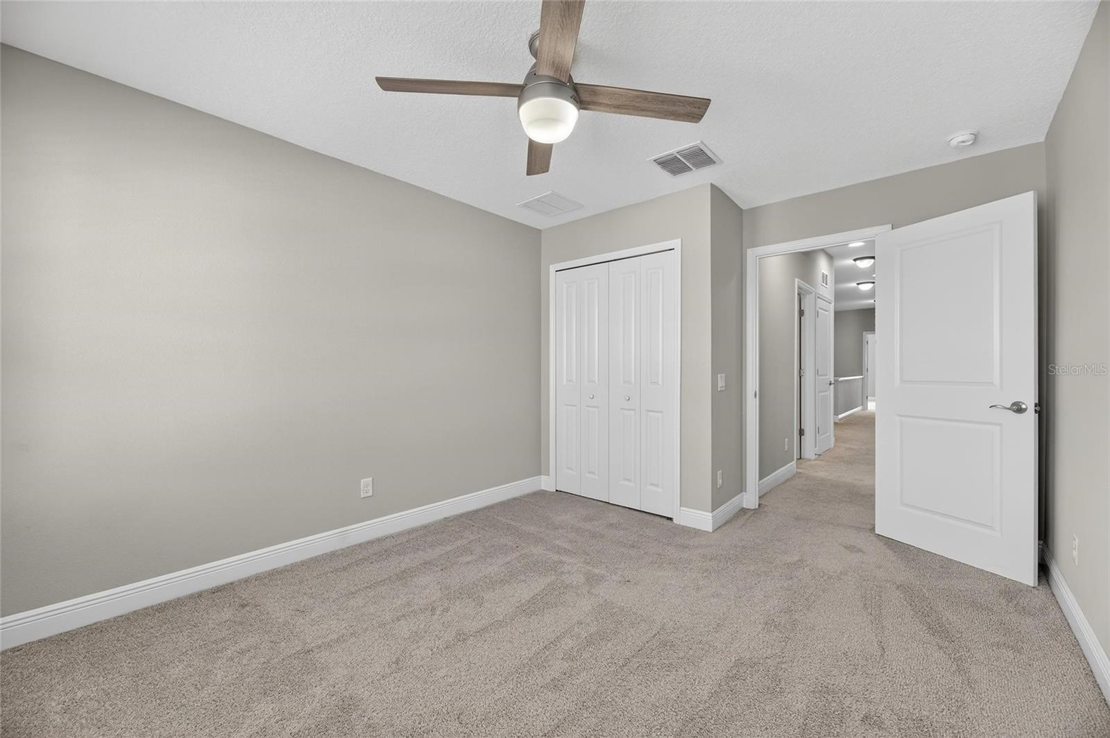 TOWNS AT BELLEAIR GROVE - Residential