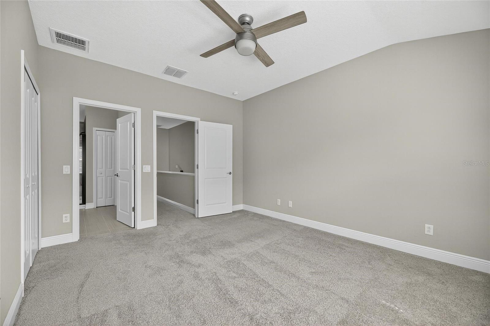 TOWNS AT BELLEAIR GROVE - Residential