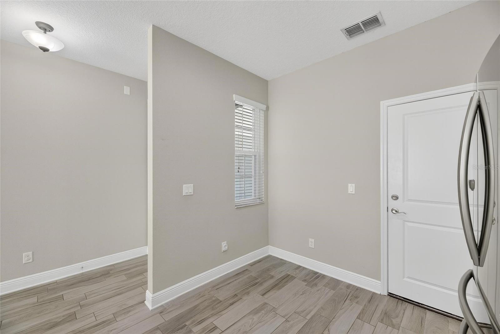 TOWNS AT BELLEAIR GROVE - Residential