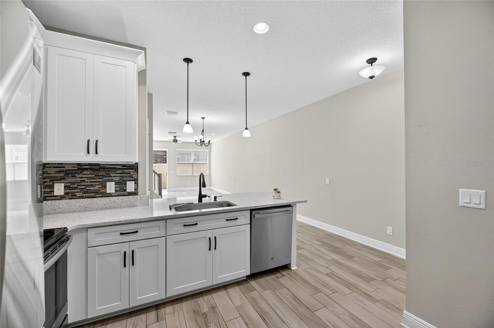 TOWNS AT BELLEAIR GROVE - Residential