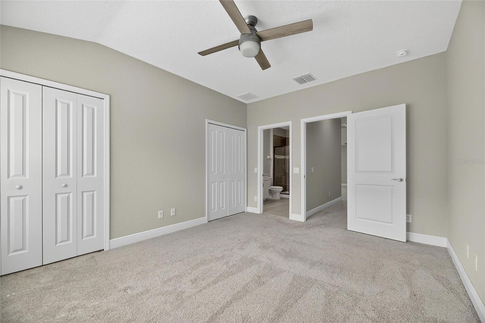 TOWNS AT BELLEAIR GROVE - Residential