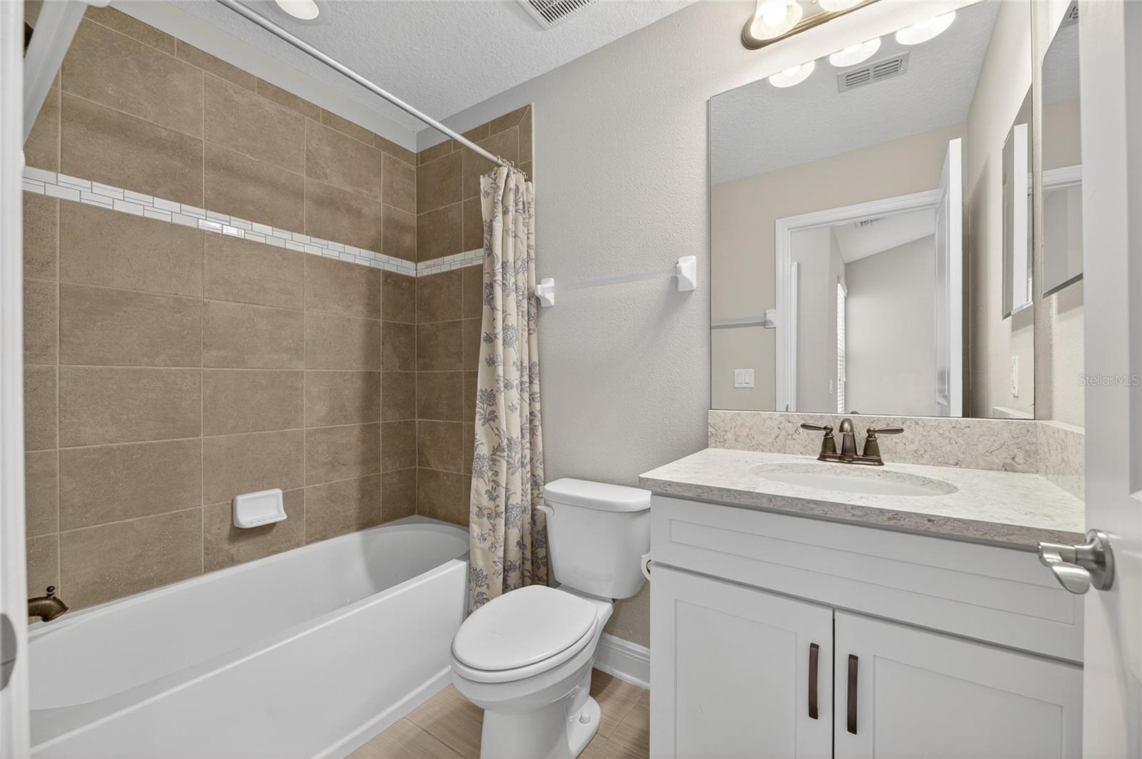 TOWNS AT BELLEAIR GROVE - Residential