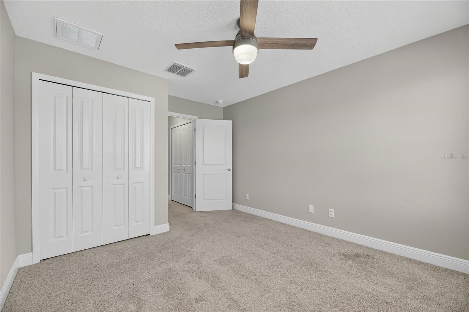 TOWNS AT BELLEAIR GROVE - Residential