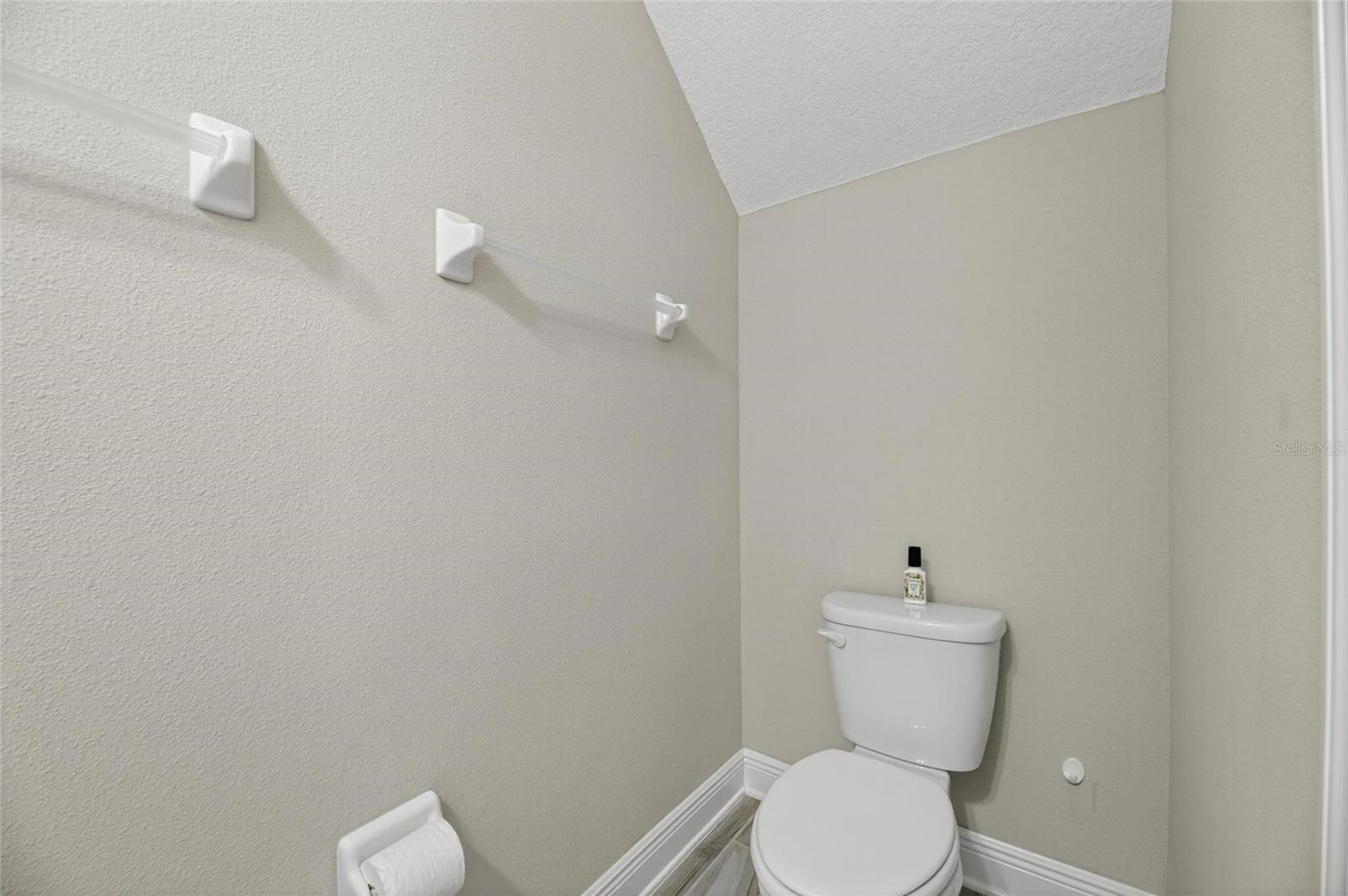 TOWNS AT BELLEAIR GROVE - Residential
