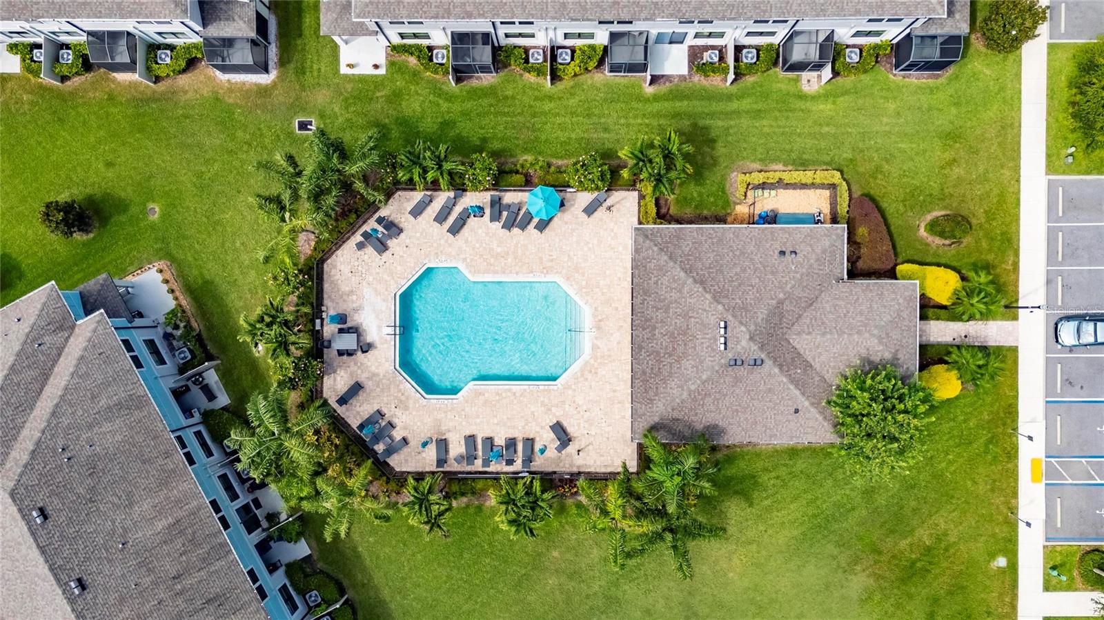 TOWNS AT BELLEAIR GROVE - Residential