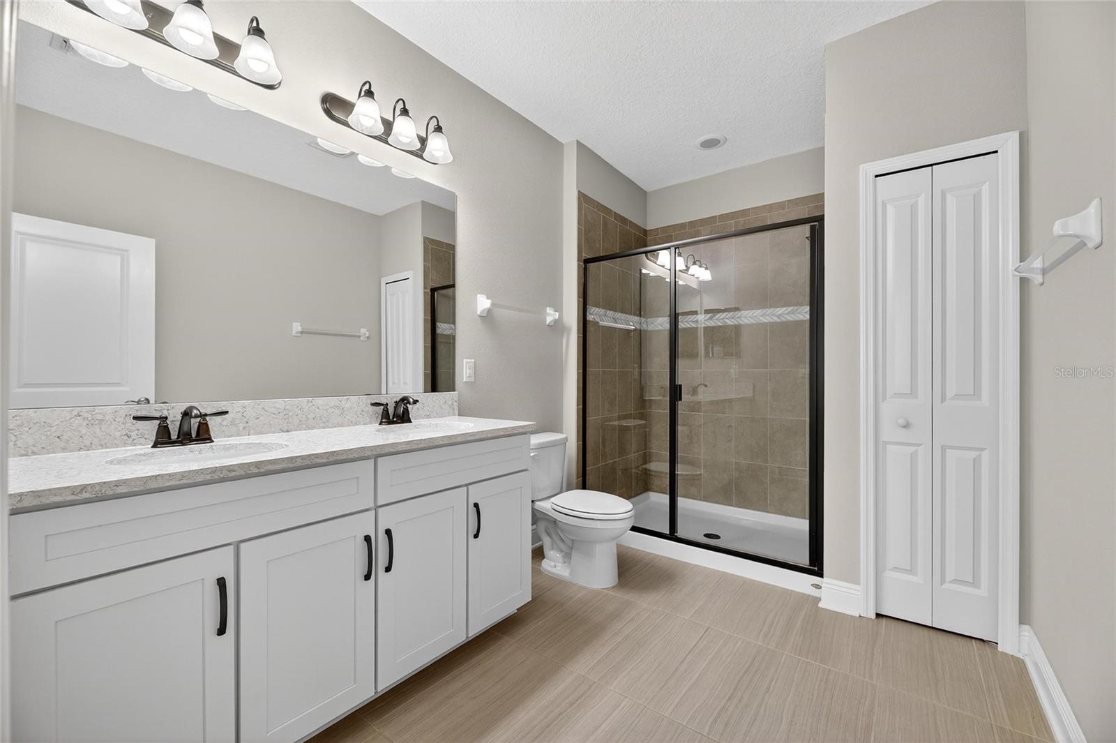 TOWNS AT BELLEAIR GROVE - Residential
