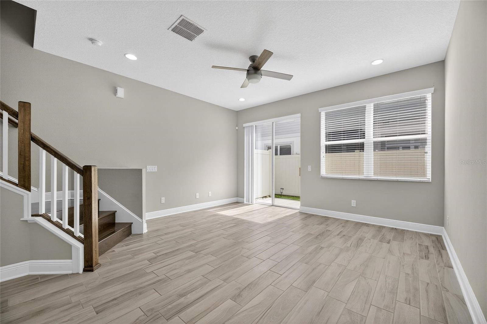 TOWNS AT BELLEAIR GROVE - Residential