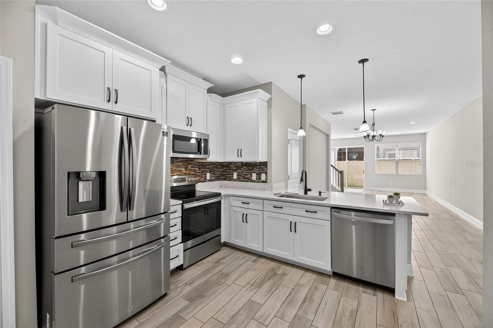 TOWNS AT BELLEAIR GROVE - Residential