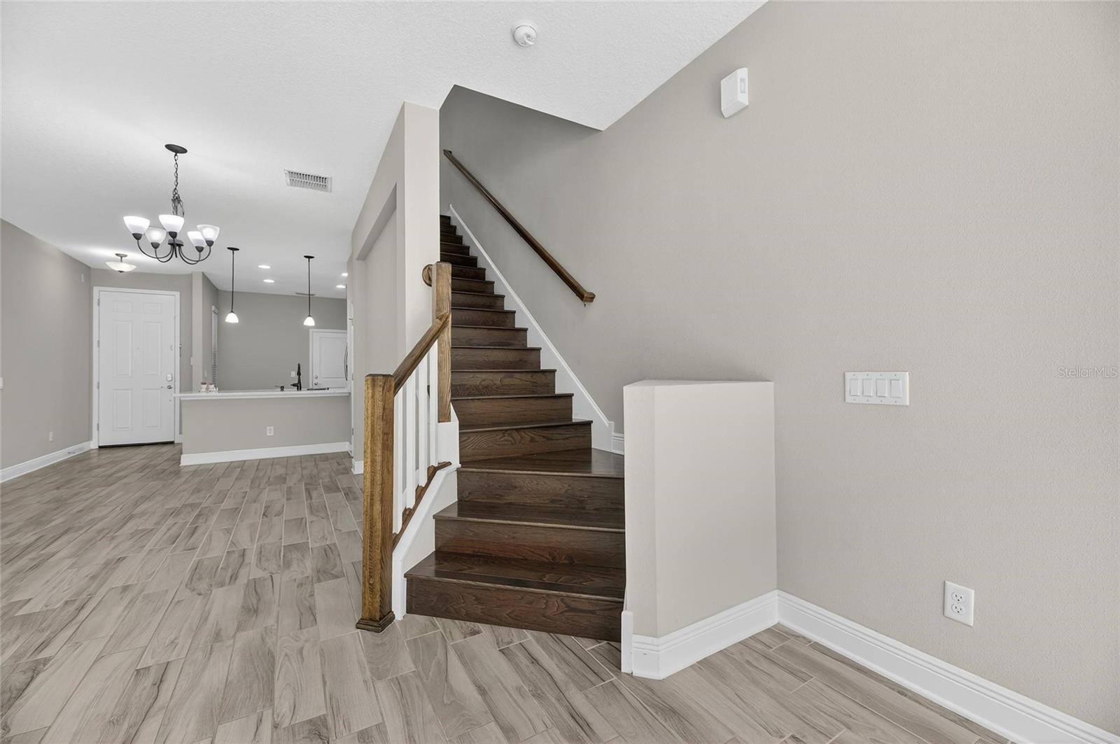 TOWNS AT BELLEAIR GROVE - Residential