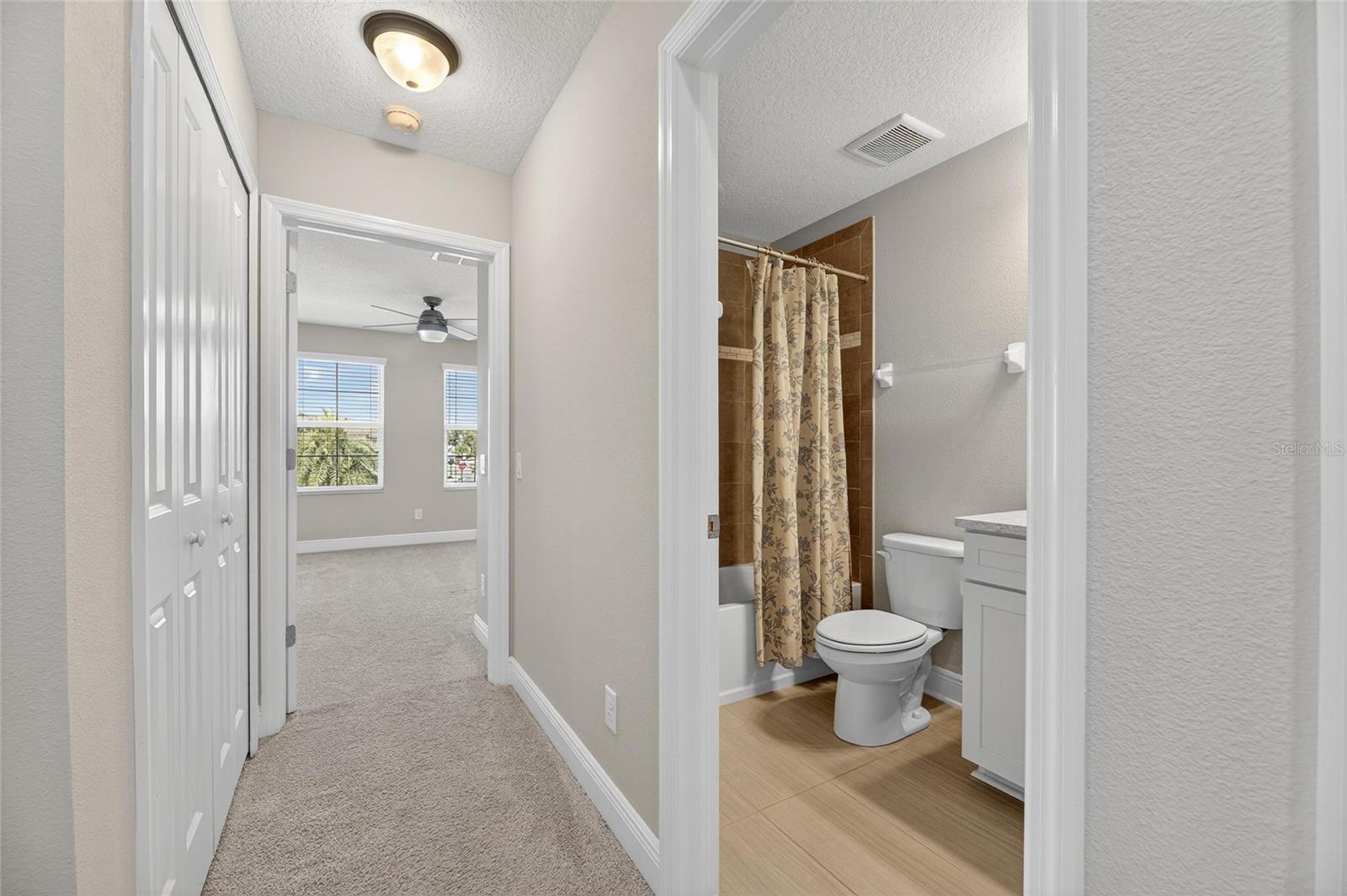 TOWNS AT BELLEAIR GROVE - Residential