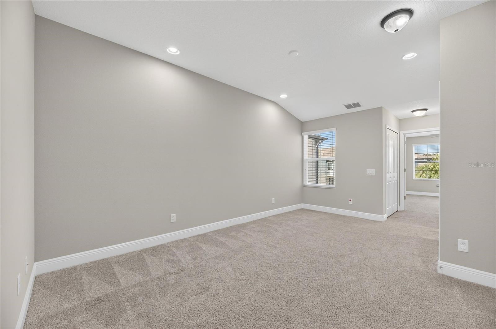 TOWNS AT BELLEAIR GROVE - Residential