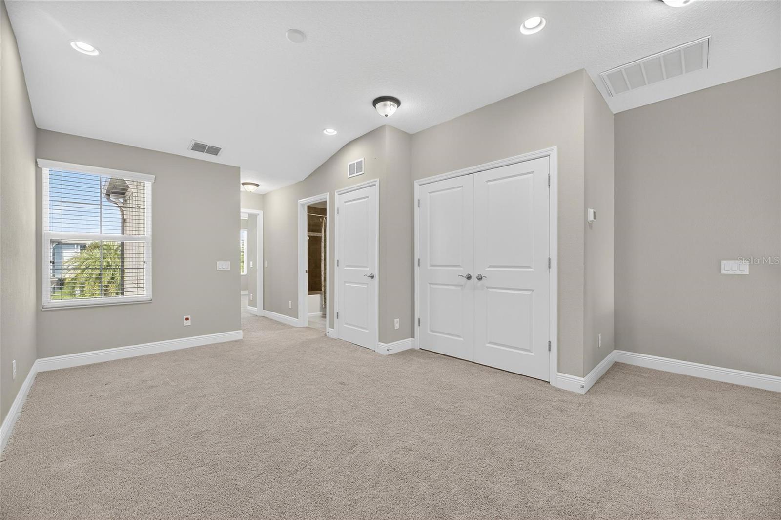 TOWNS AT BELLEAIR GROVE - Residential