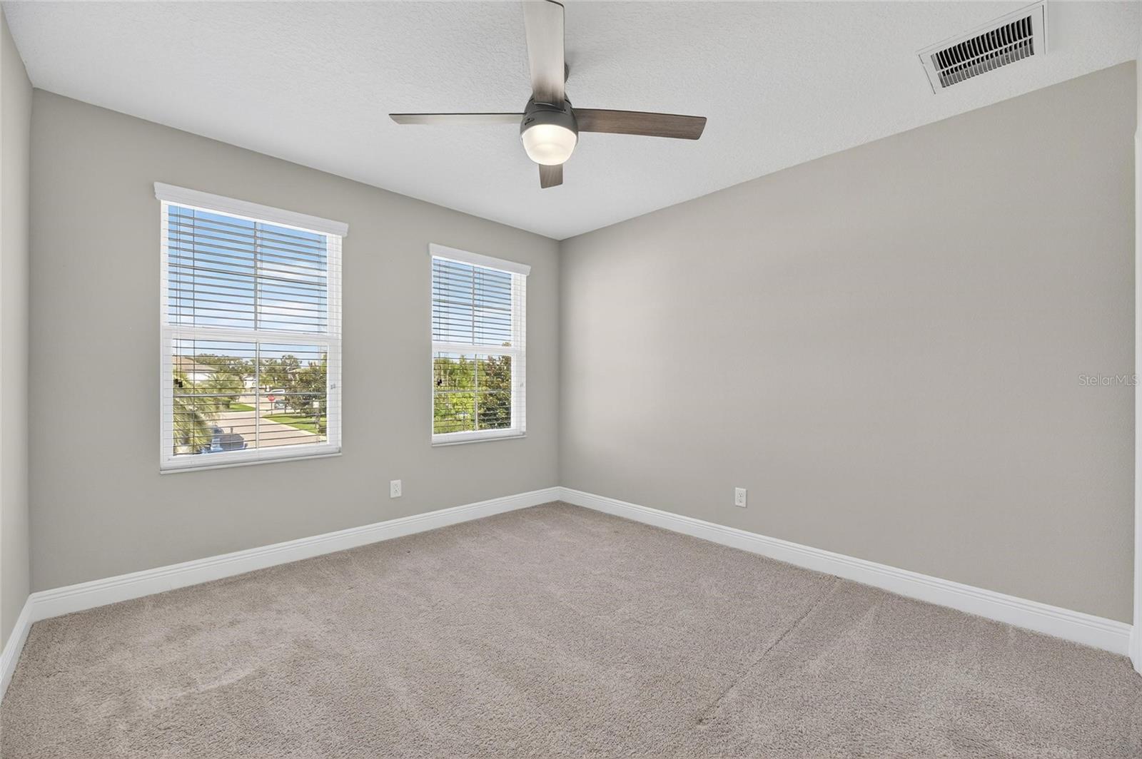 TOWNS AT BELLEAIR GROVE - Residential