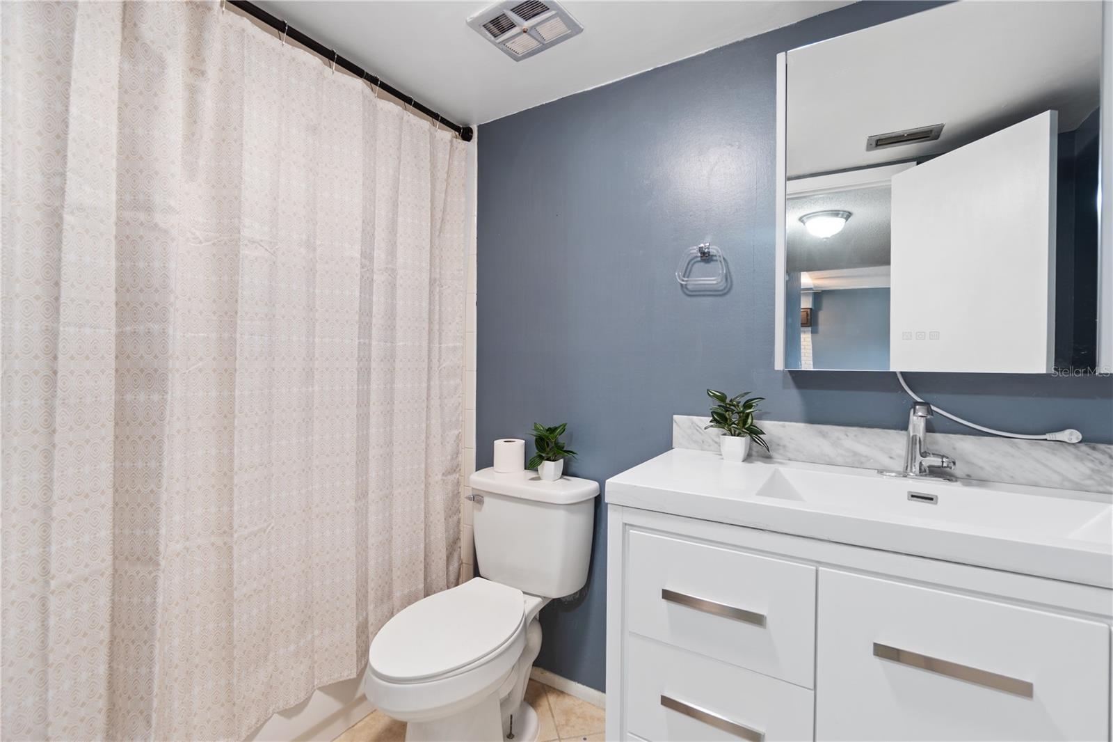 TAVARES LAKEVIEW CONDO - Residential