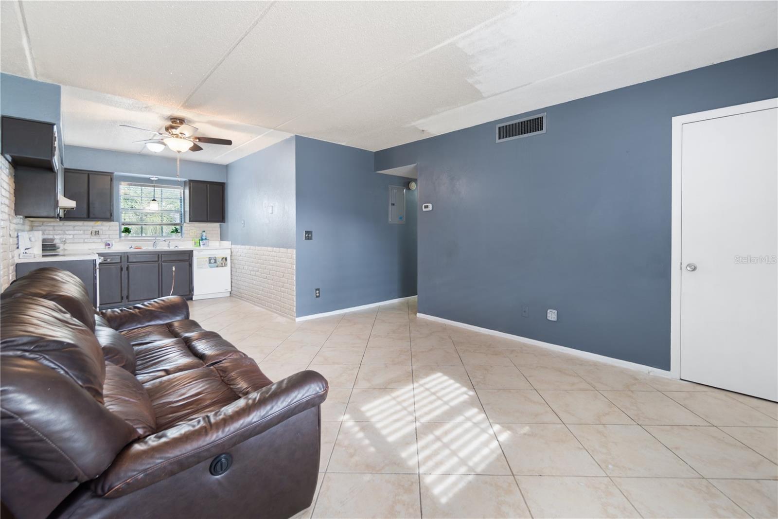 TAVARES LAKEVIEW CONDO - Residential