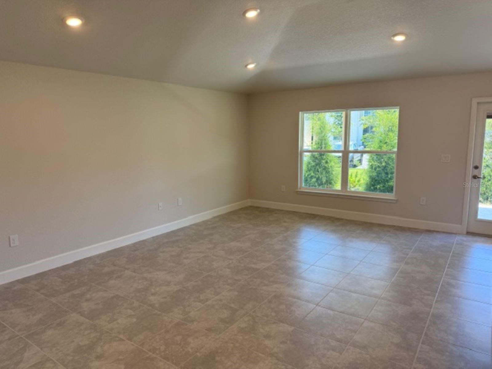 2158 NW 23RD LOOP