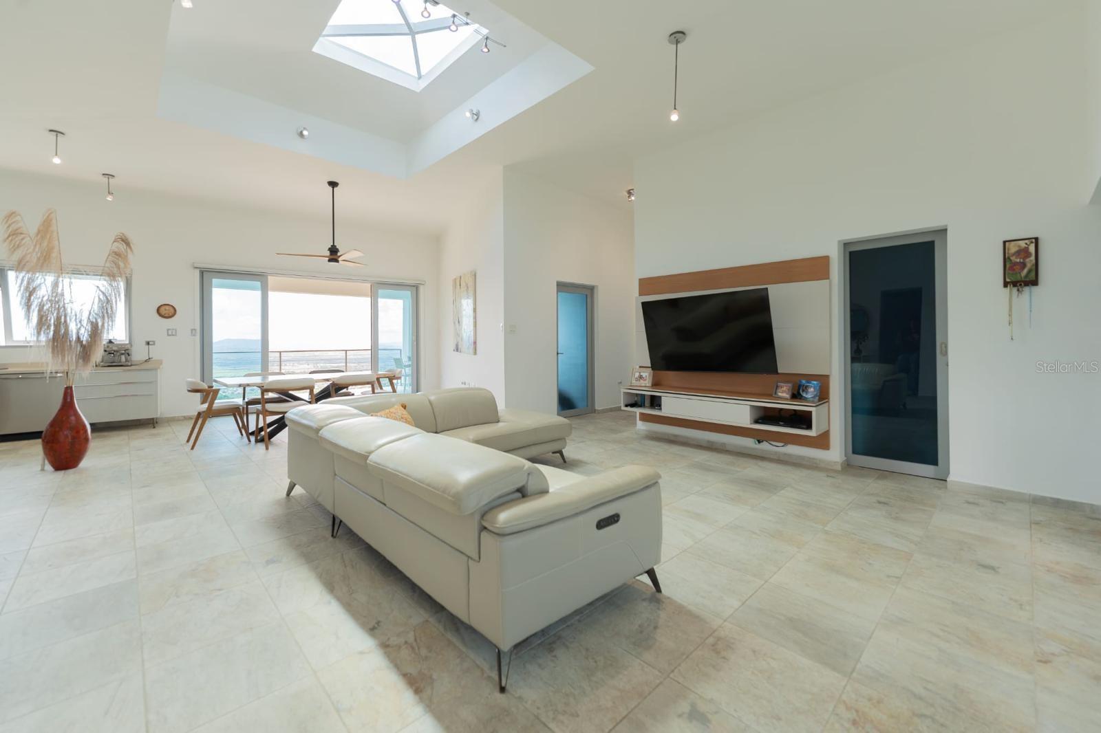 PALATINE HILL - Residential