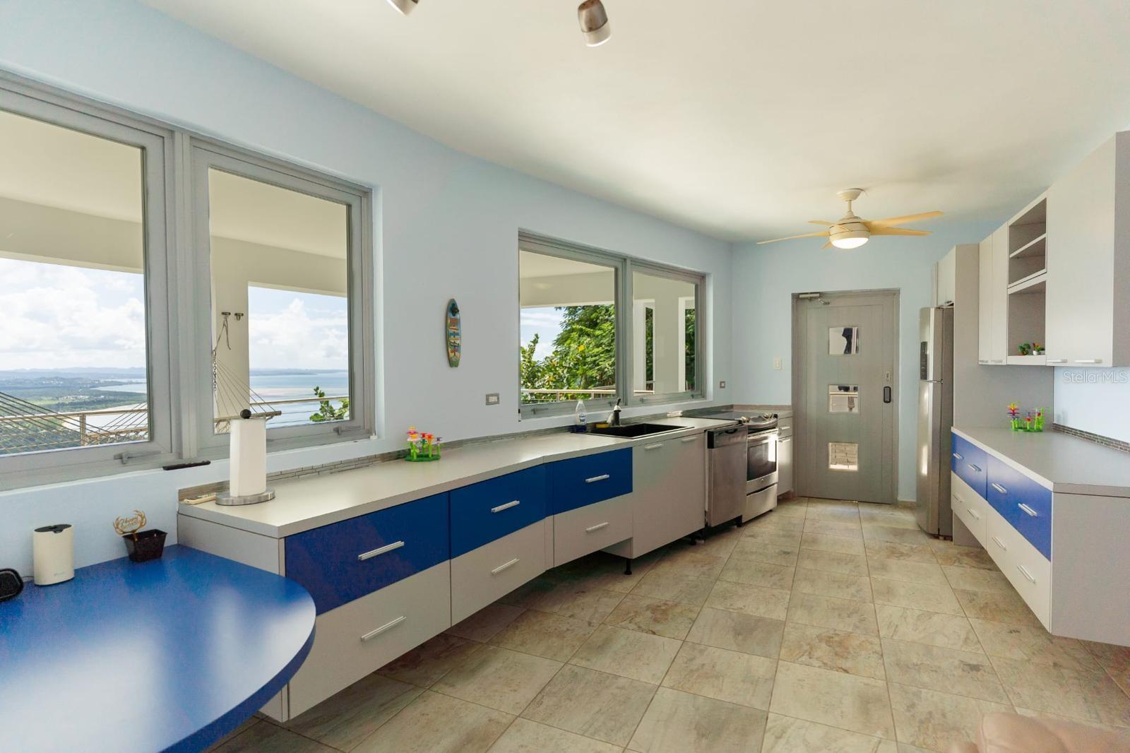 PALATINE HILL - Residential