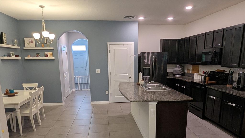 Photo of 6934 Breezy Palm Drive, Riverview, FL 33578 (MLS # TB8505028)