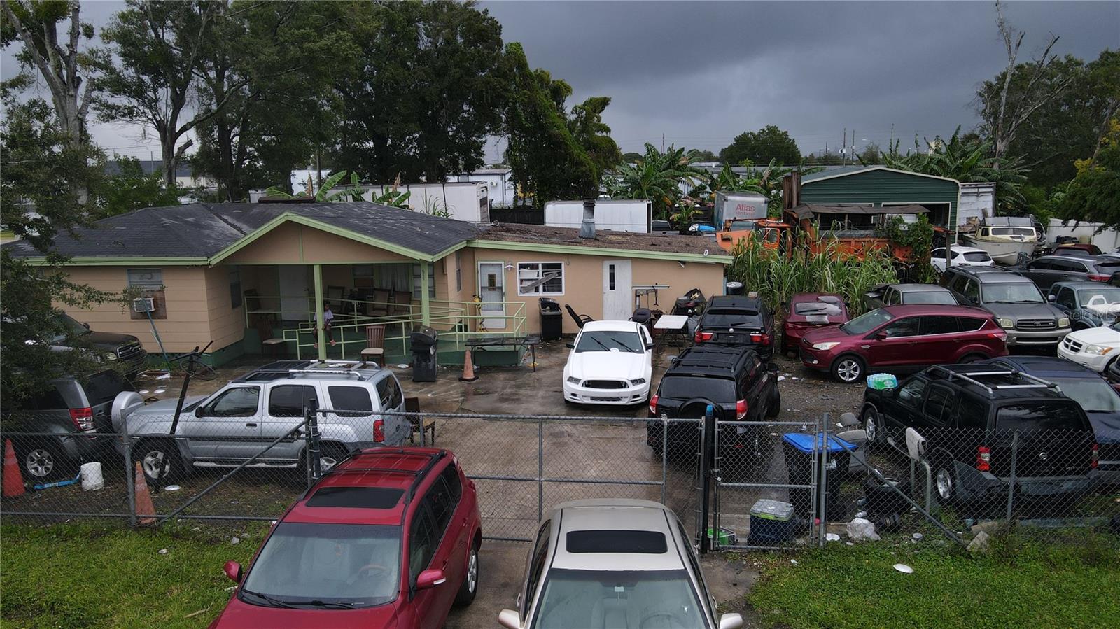 PINE VILLA - Commercial Sale