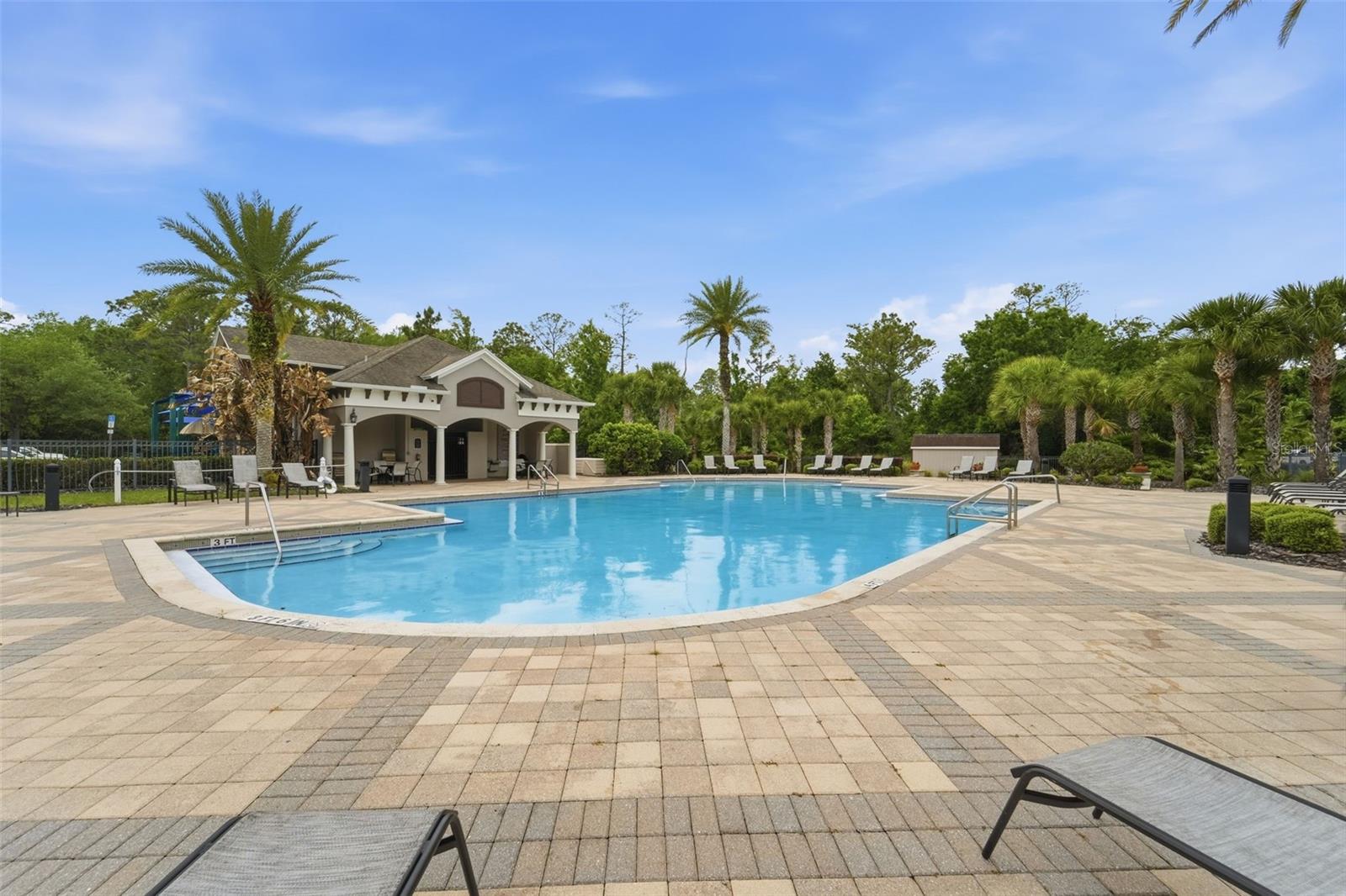 WOODLAND LAKES PRESERVEA - Residential