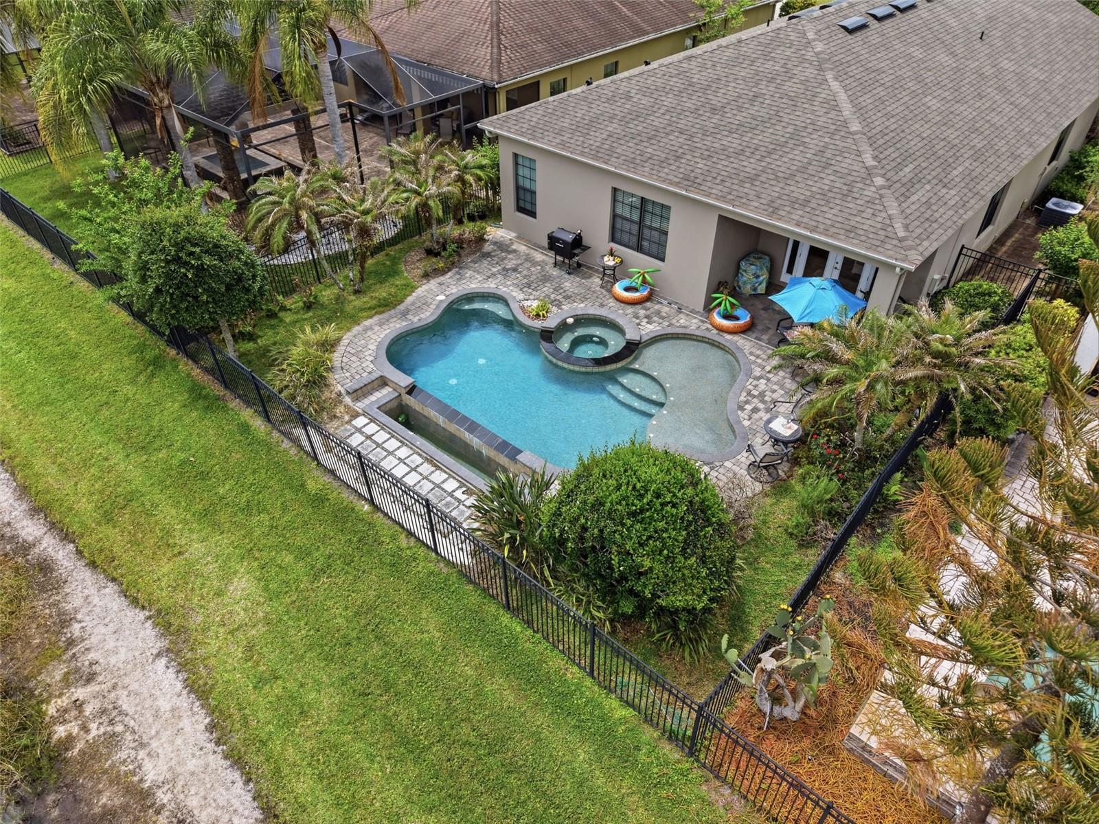 WOODLAND LAKES PRESERVEA - Residential