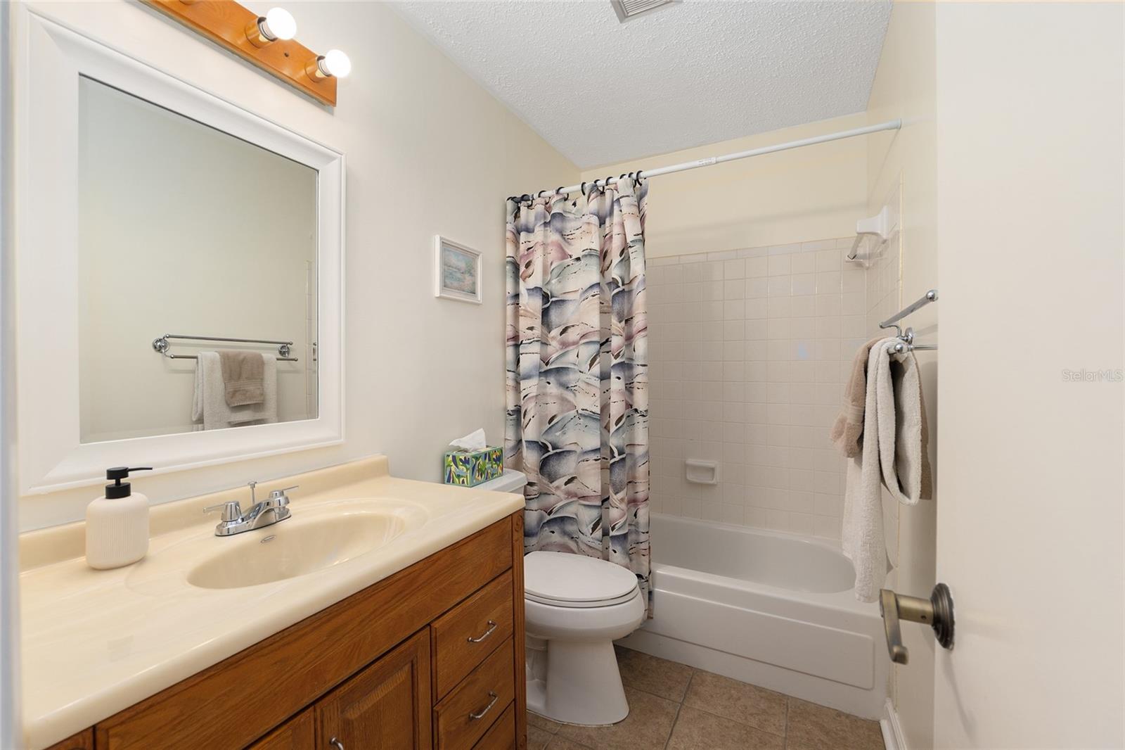 BIVENS LAKE ESTATE S - Residential