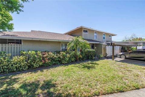 Photo of 6902 El Centro Court, Tampa, FL 33634 (MLS # TB8360033) Photo of 6902 El Centro Court, Tampa, FL 33634 (MLS # TB8360033)