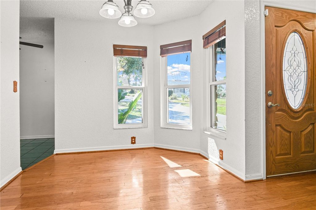 Photo of 811 Carlton Avenue, Lake Wales, FL 33853 (MLS # L4958270)