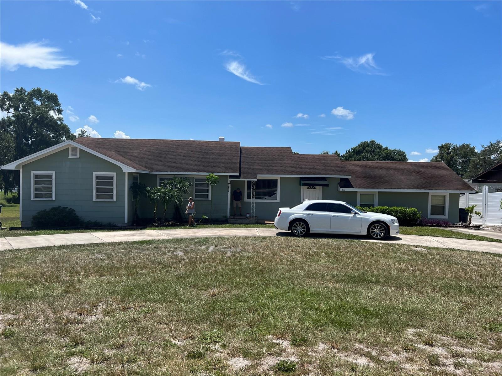 Large 3 bedroom 2 bath home with all real hardwood flooring. Large rooms and ample parking. Beautiful view overlooking Lake Deer.