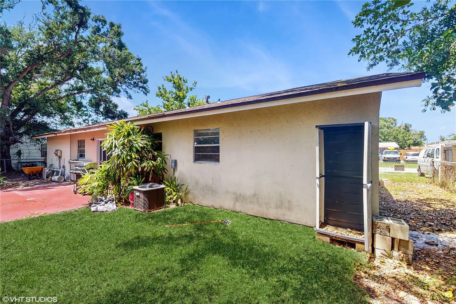 1720 CHRYSLER AVENUE