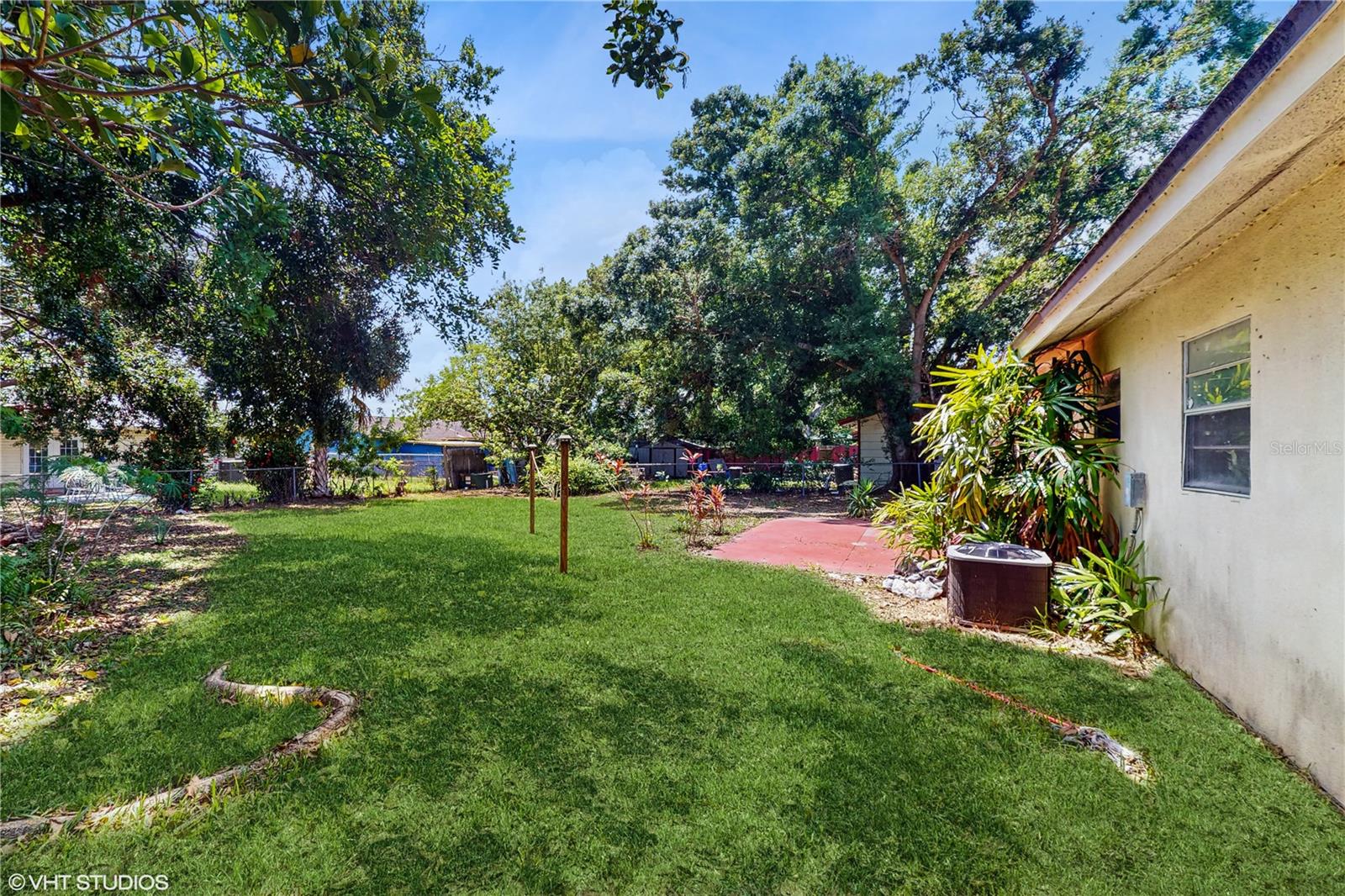 1720 CHRYSLER AVENUE