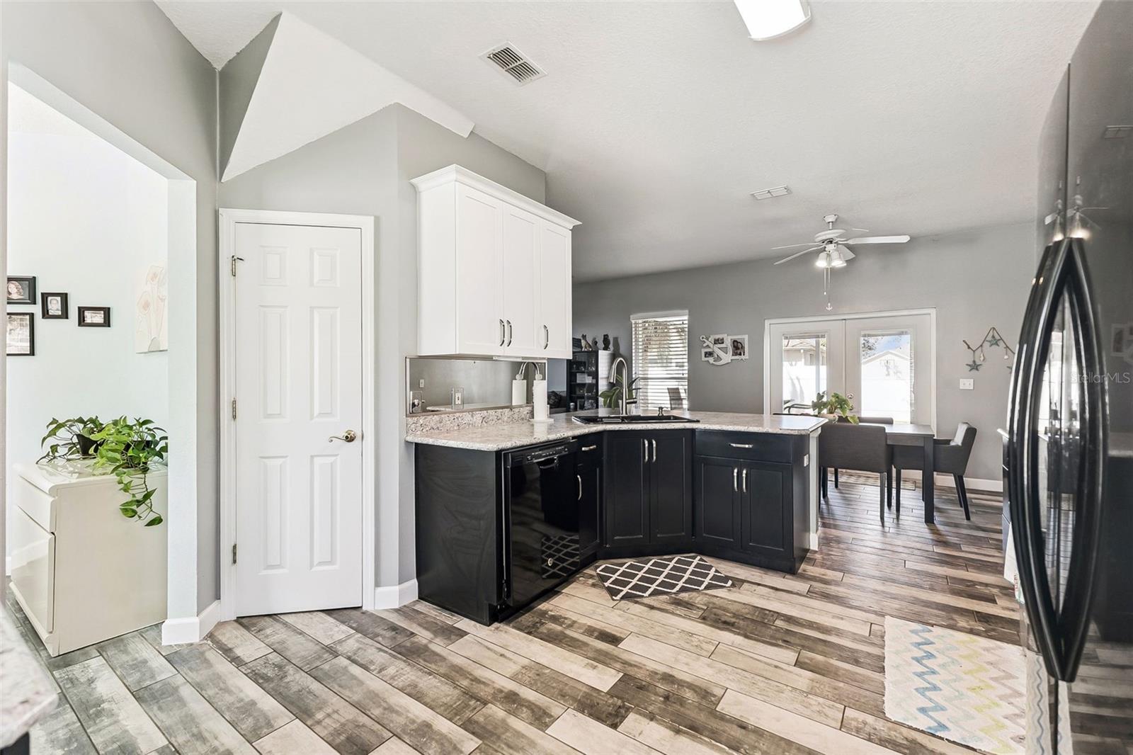 VINEYARDS LTS 01-41 - Residential