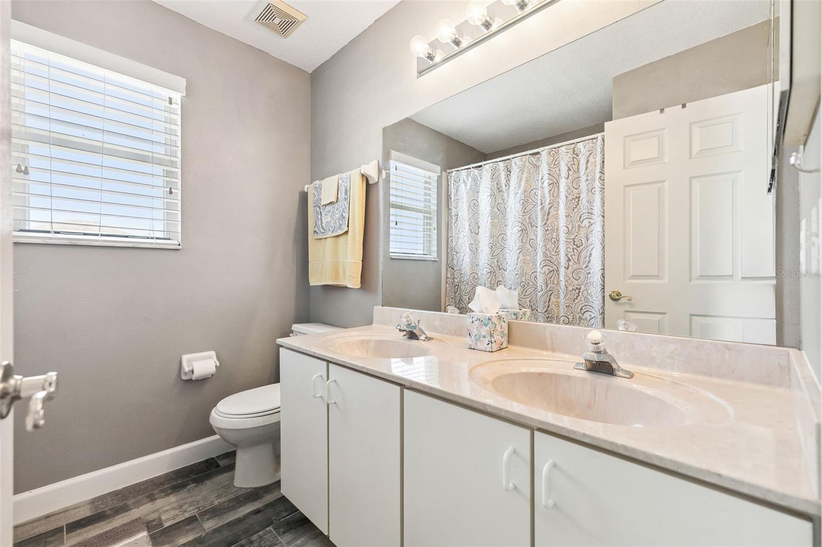 VINEYARDS LTS 01-41 - Residential