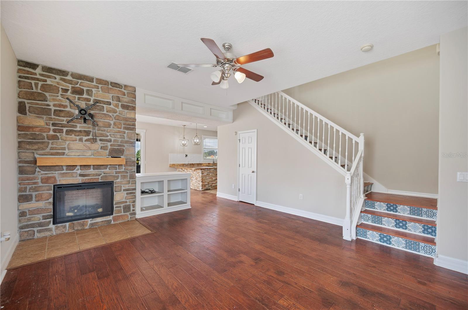 2283 GENEVA DRIVE