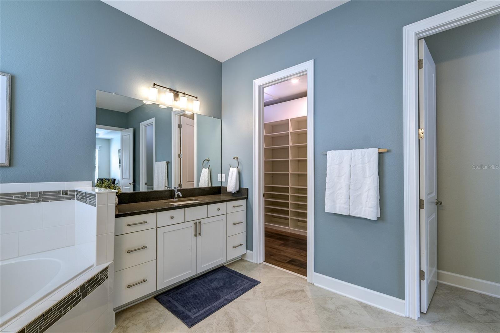 RAVEN CREST - Residential