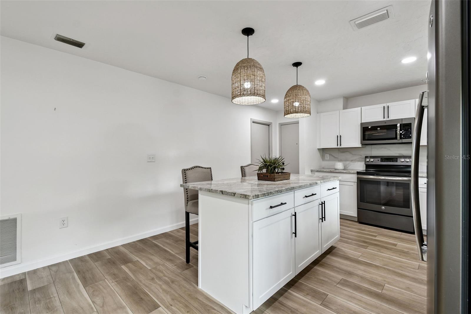 VALENCIA GARDEN III - Residential