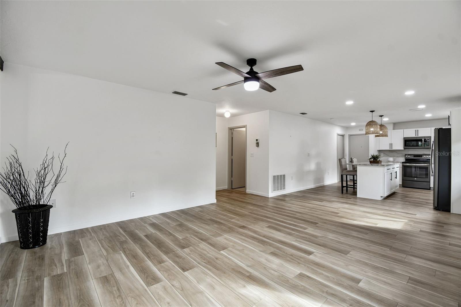 VALENCIA GARDEN III - Residential