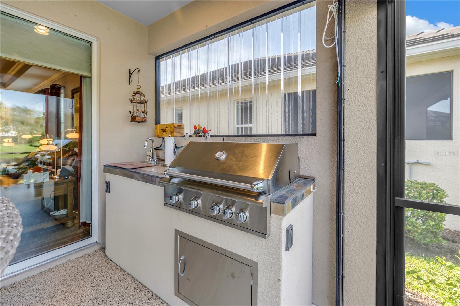 UNIVERSITY VILLAGE - Residential