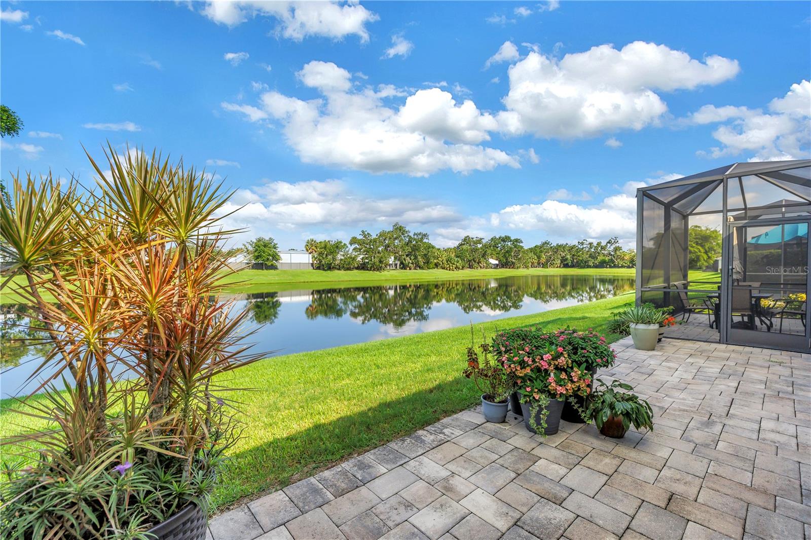 UNIVERSITY VILLAGE - Residential