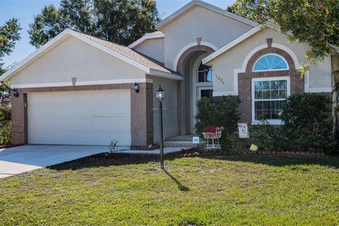 A home in WINTER HAVEN