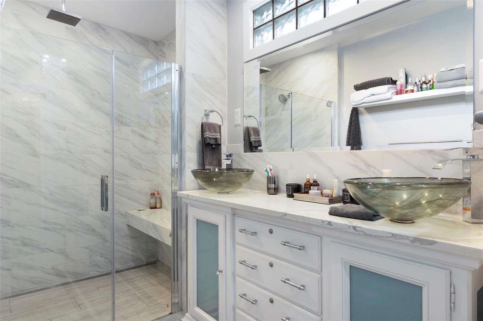 INTER BAY - Residential