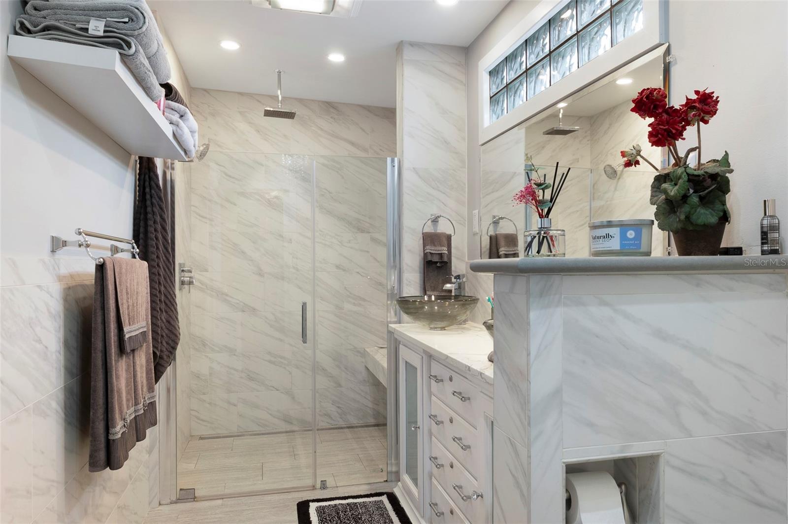 INTER BAY - Residential