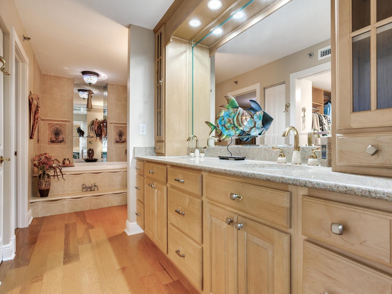 DANS ISLAND ON SAND KEY CONDO - Residential