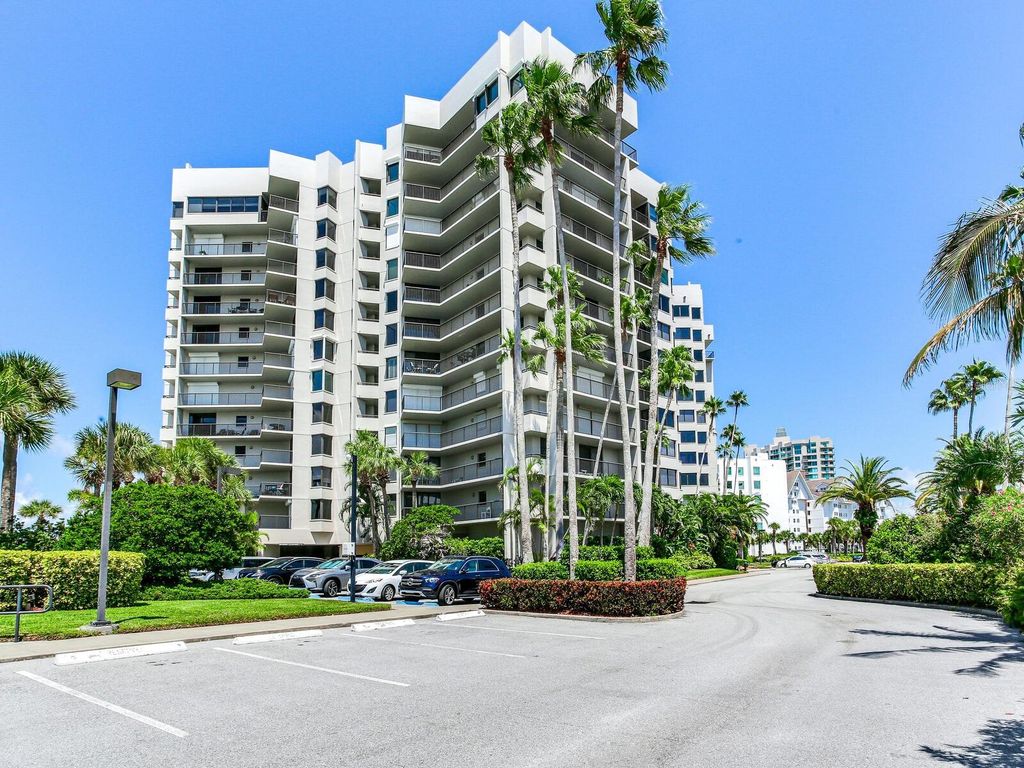 Photo of 1600 Gulf Boulevard #1018, Clearwater Beach, FL 33767 (MLS # TB8444952)