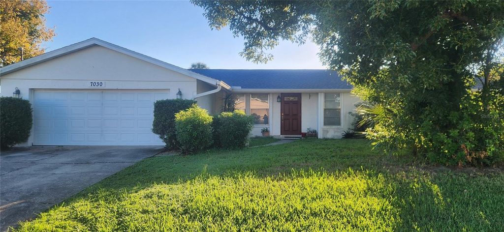 Photo of 7030 Spinnaker Boulevard, Englewood, FL 34224 (MLS # D6144247)