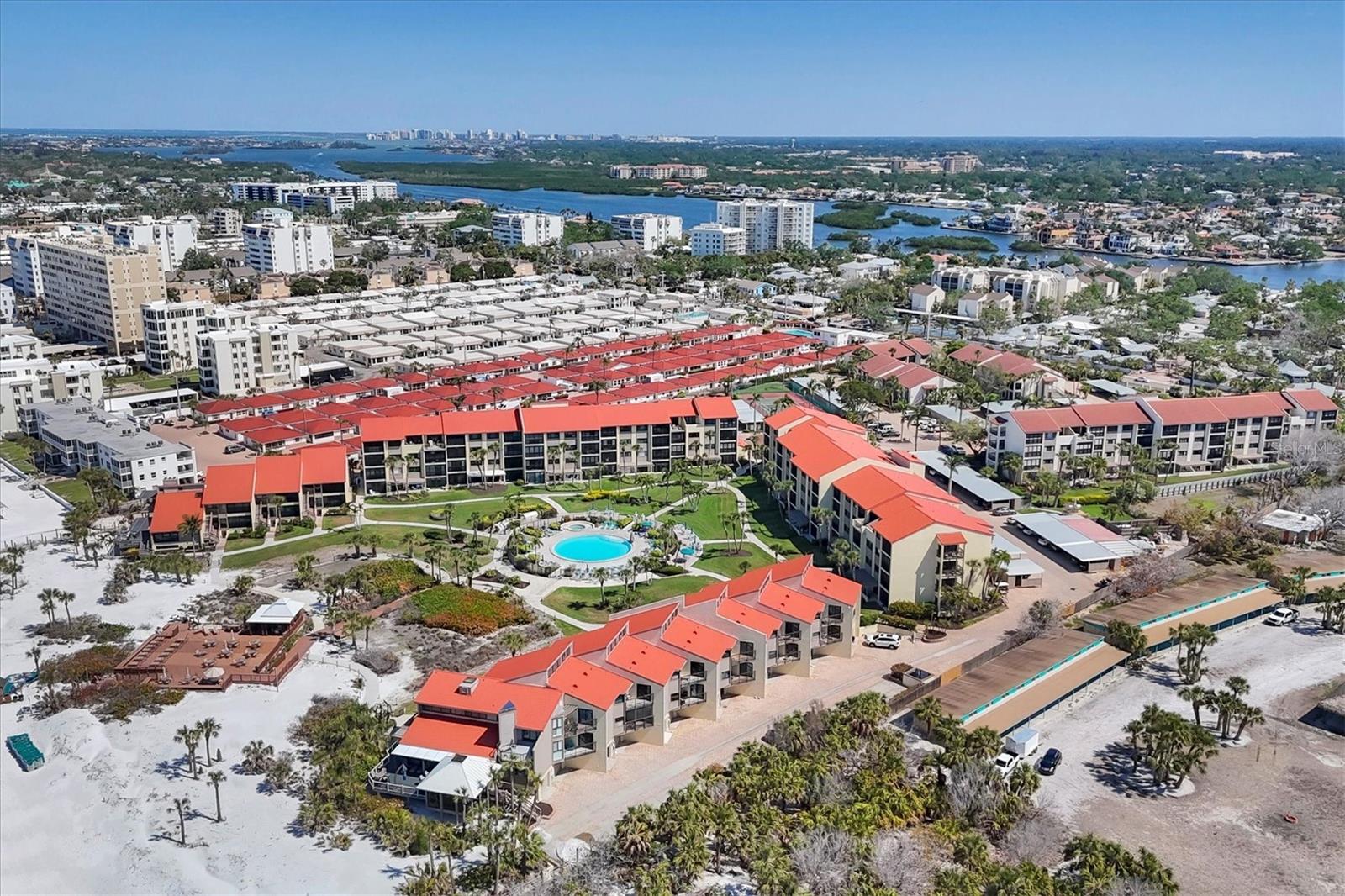 SIESTA DUNES BEACH / SIESTA KEY - Residential