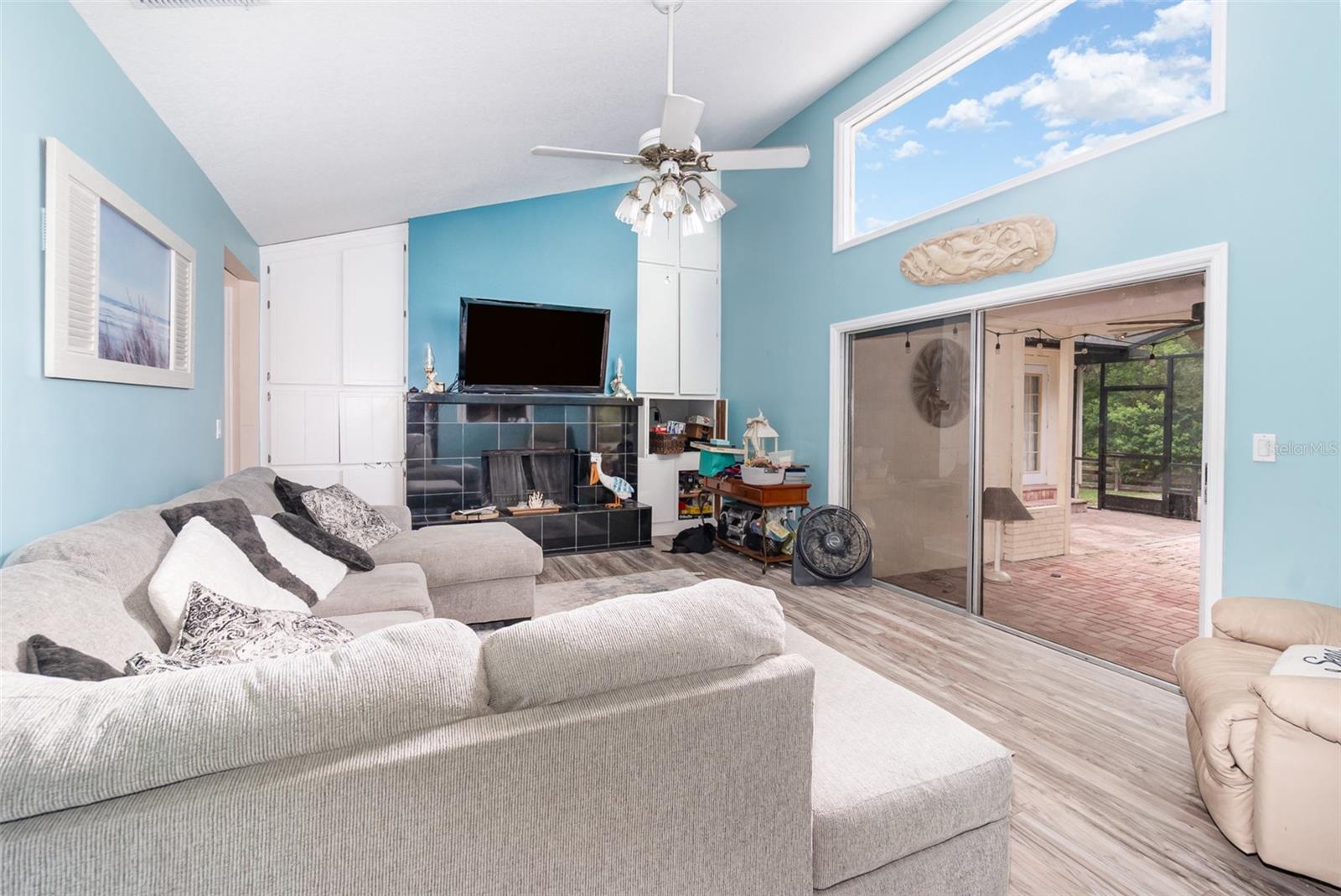 800 CROOKED OAK COURT